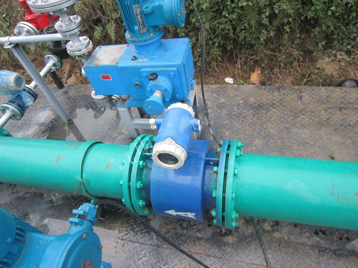電磁流量計